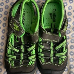 OshKosh B'gosh Green Athletic Sandals with Closed Toe